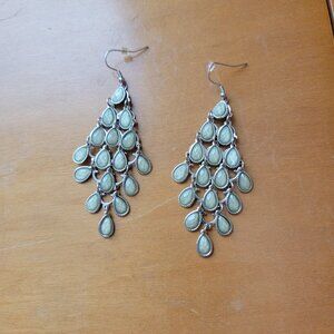Green Multi-Layered Dangle Earrings Very Light, Very Cute and Classy! Exc. Cond!